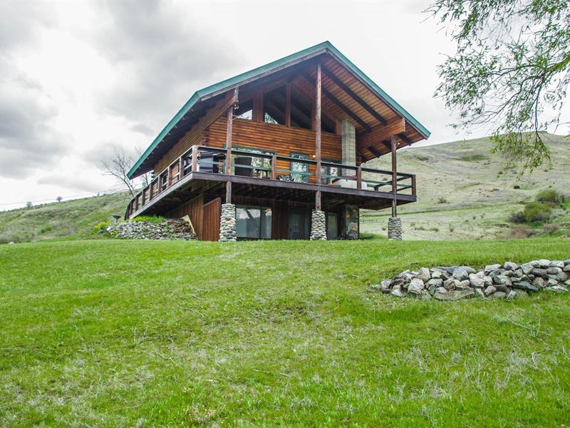 Cabin Over Looking Salmon River, Farm for Sale in Idaho, 202577 FARMFLIP