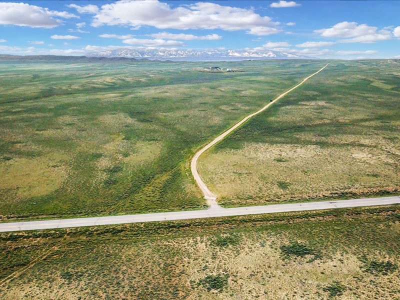 Road Frontage & Borders Blm Land : Rawlins : Sweetwater County : Wyoming