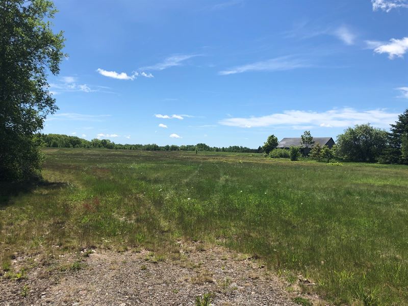 Airstrip & Hanger Property Maine : Meddybemps : Washington County : Maine