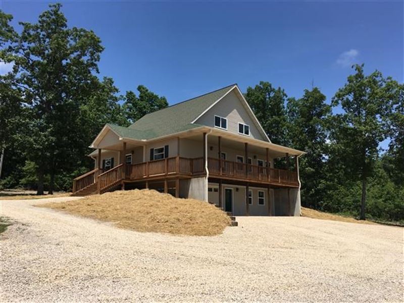 5 Bed/4 Bath Country Home Eminence Farm for Sale in Summersville