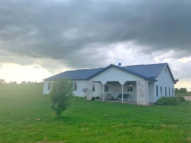 Small Acreage Country Southern Iowa Farm for Sale in Redding