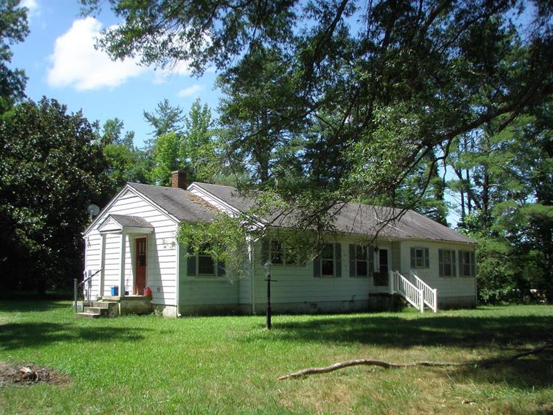 Great Country Home : Drakes Branch : Charlotte County : Virginia