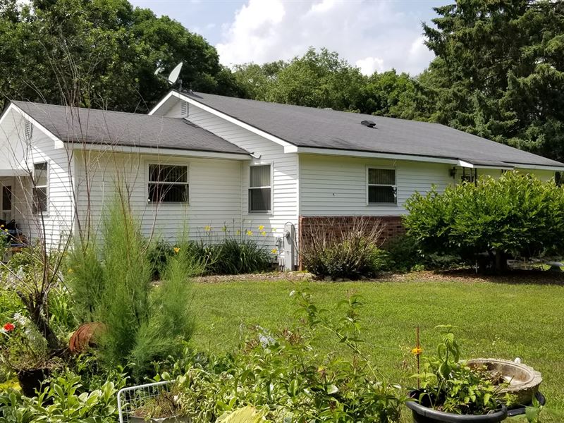 Country Home / Farmette Waupaca WI, Farm for Sale in Wisconsin, 209711