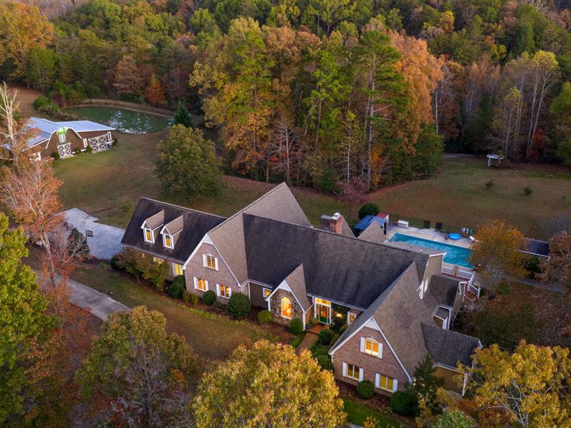 Spacious Home Atop Lookout Mountain, Farm for Sale in 210372