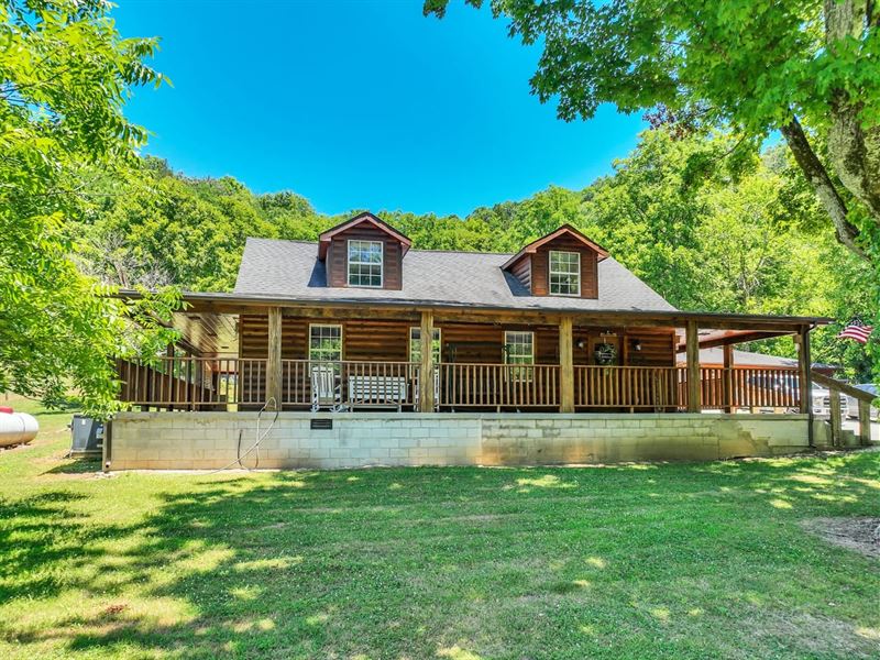 40 Acres with Cabin and Creek : Celina : Clay County : Tennessee
