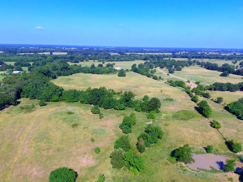 Large Country Ranch Land Acreage Farm for Sale in Pattonville, Lamar
