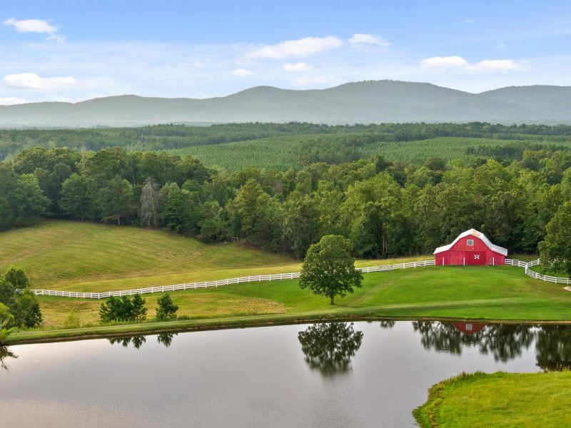 Beautiful Farm with Lake and Views : Cedar Bluff : Cherokee County : Alabama