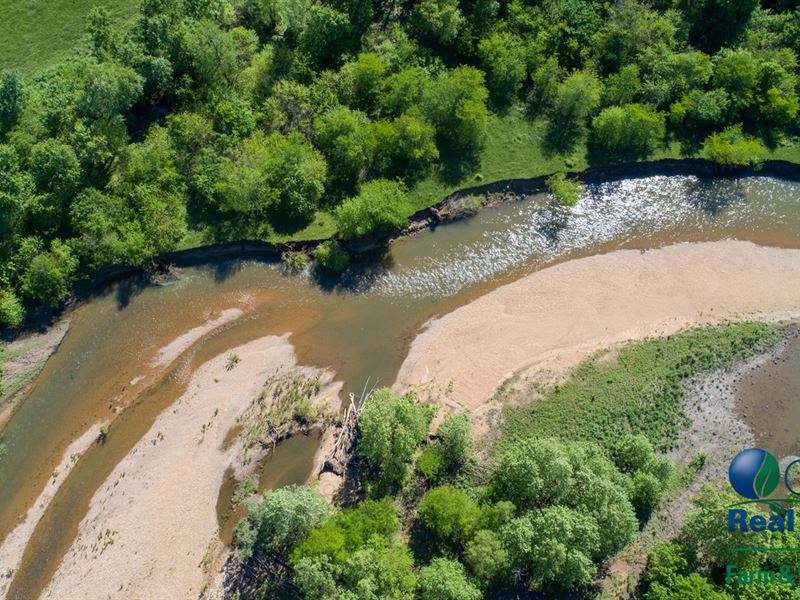 Beautiful Pomme DE Terre River Farm, Farm for Sale in Missouri, 216400