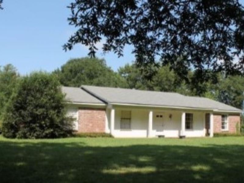 35 Acres With A Home In Sunflower Farm for Sale in Indianola