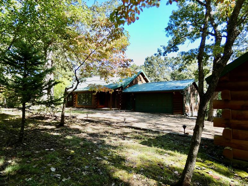 CustomBuilt Log Cabin Hermann, MO Farm for Sale in Hermann