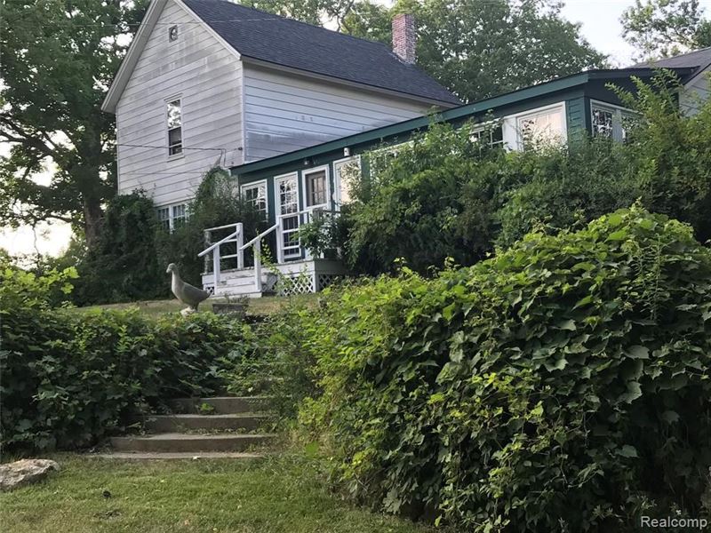 Historic Country Home Over 19 Farm for Sale in Almont, County