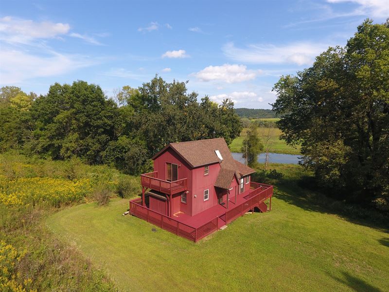 Country Home SW Wisconsin Lake, Farm for Sale in Wisconsin, 220375