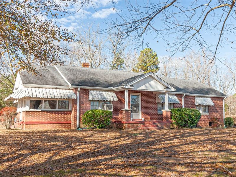 Classic Brick Home Bethel Springs, Farm for Sale in Tennessee, 224292