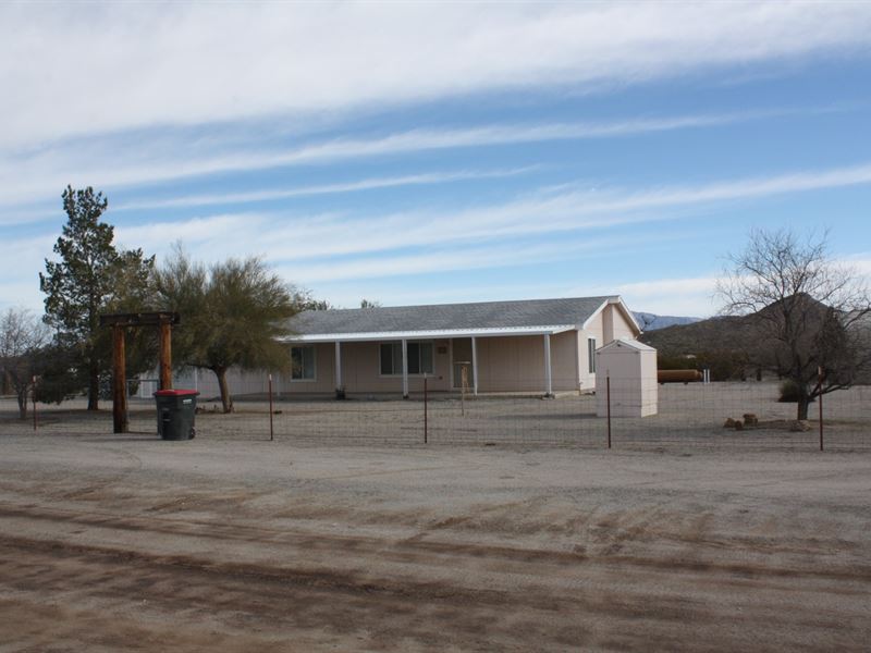 Salome, AZ Country Home Garage 9.8, Farm for Sale in Arizona, 226759