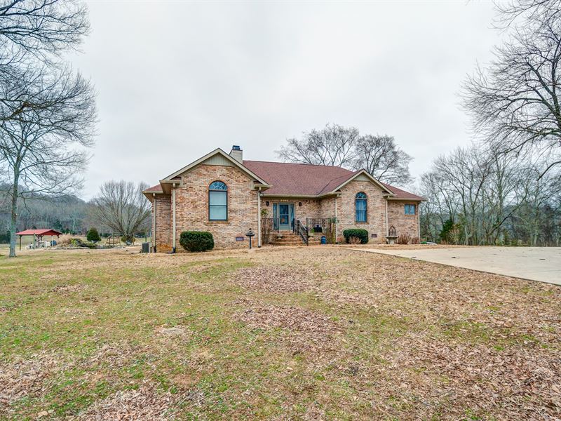 Custom Home on 11.5 Acres, Farm for Sale in Tennessee, 229048 FARMFLIP