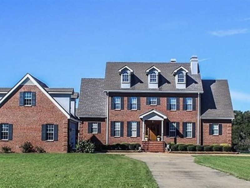 Property, Home and Barn Farm for Sale in Montgomery