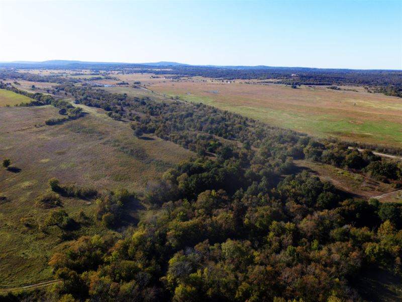 A Hunting Paradise with Drive-Up : Wilburton : Latimer County : Oklahoma
