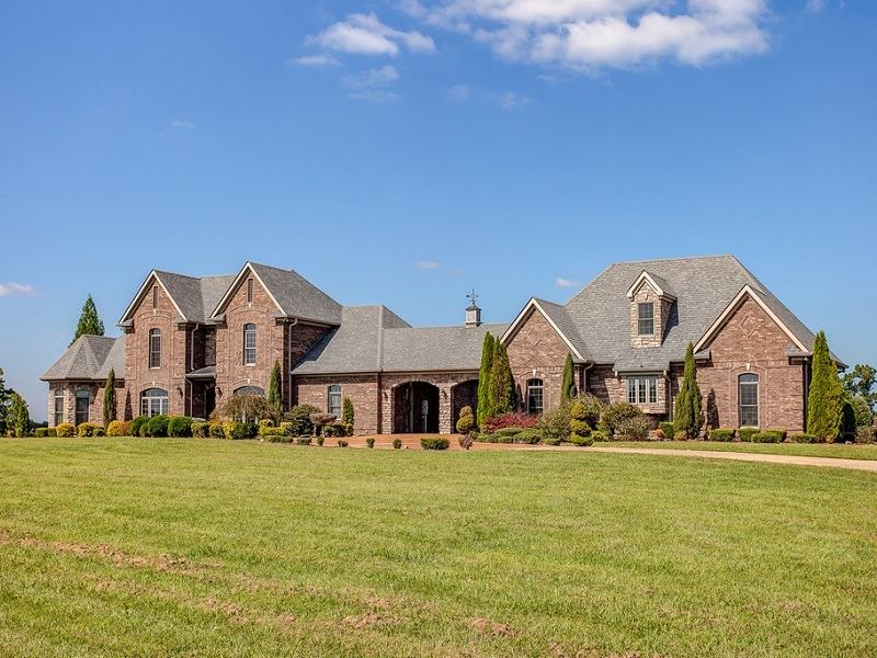 TN CustomBuilt Country Home Farm for Sale in Hohenwald, Lewis County