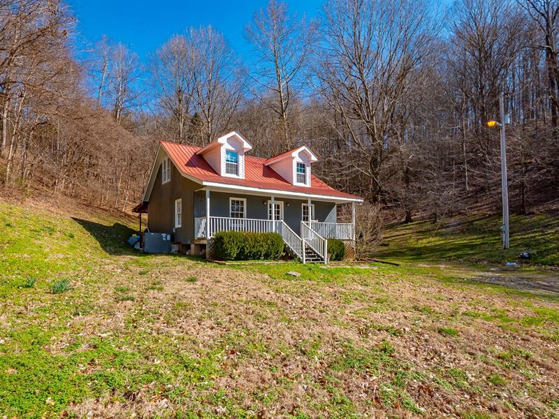 Country Home in Leipers Fork, TN Farm for Sale in Franklin