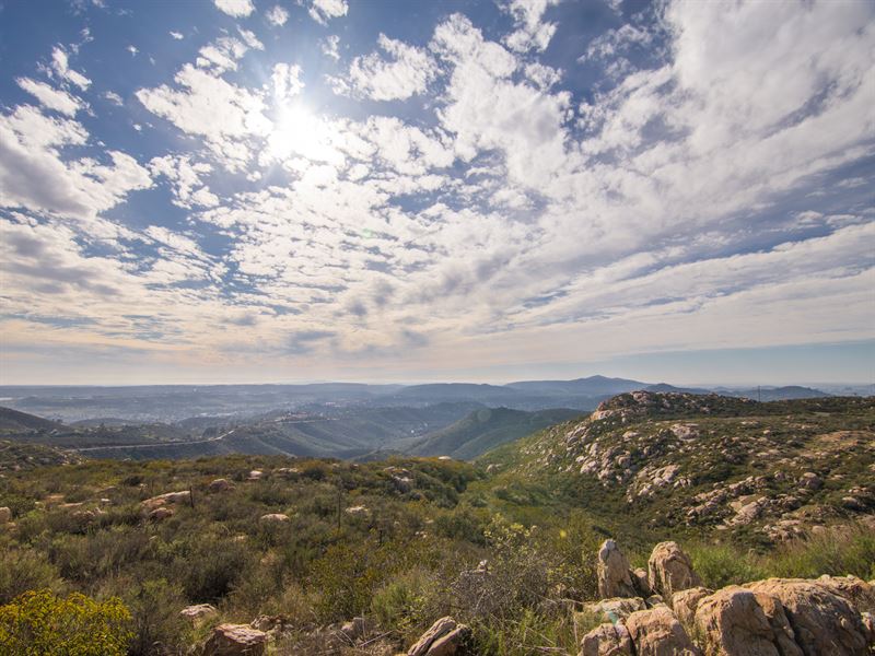 Paradise in Poway Farm for Sale in Poway, San Diego County