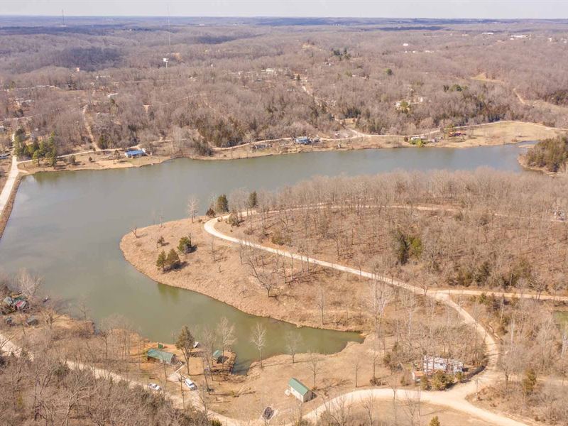 Private Lake Investment Opportunity Farm for Sale in Eldon, Miller