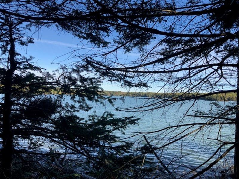Oceanfront Parcel in Lubec, Maine : Lubec : Washington County : Maine