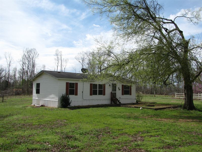 Horse Farm Tn, Barn, 9 Acres, 3 : Adamsville : Hardin County : Tennessee