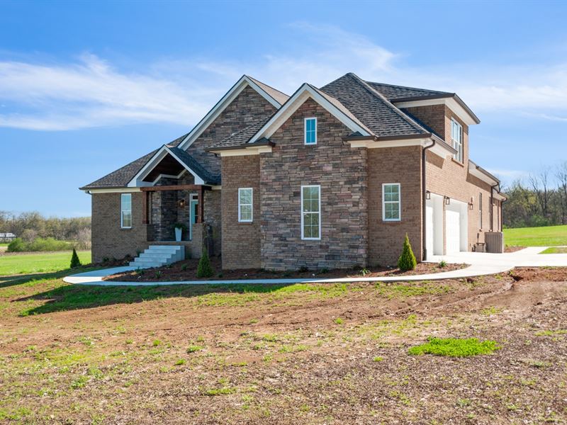 Custom Home Farm for Sale in Columbia, Maury County
