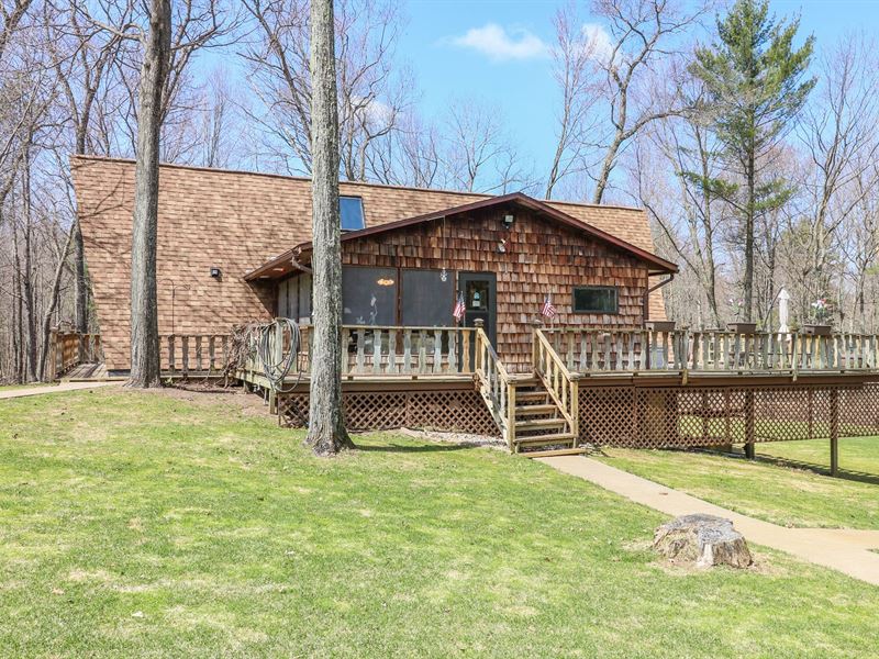 Country Home + Acreage Iola, Farm for Sale in Wisconsin, 239074 Buy