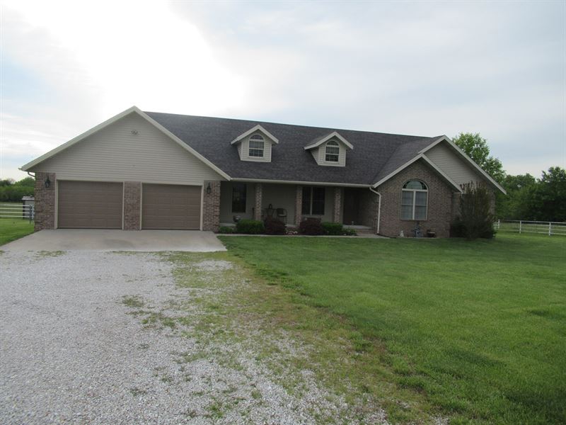 Country Home in Everton, Missouri Farm for Sale in Everton, Dade