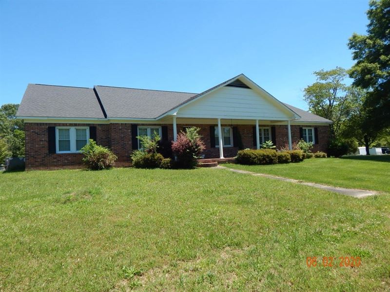 4 Bedroom Home TN Acreage, Pasture, Farm for Sale in Tennessee, 242849