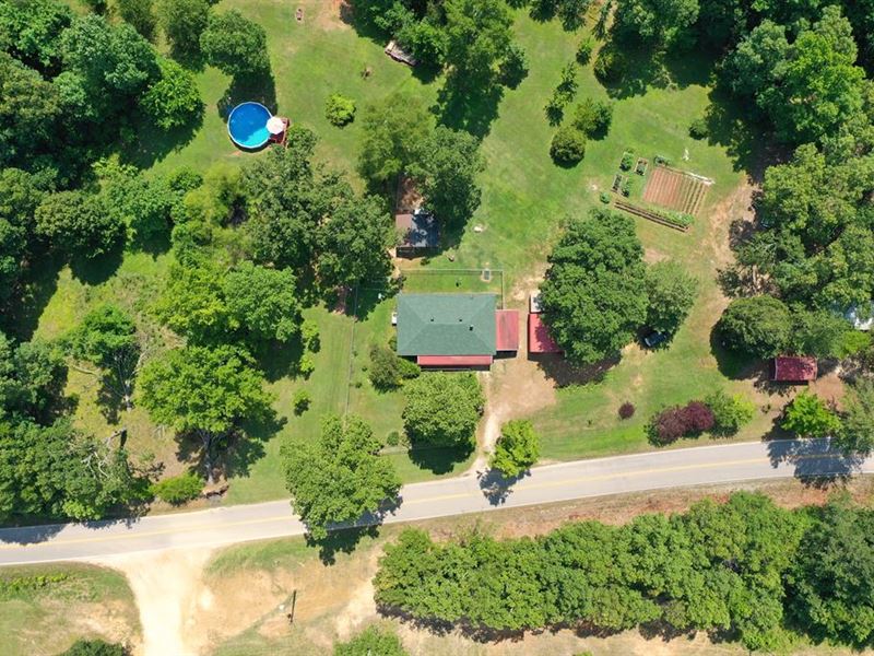 Unrestricted Acreage, 2 Homes Farm for Sale in Buena Vista, Carroll