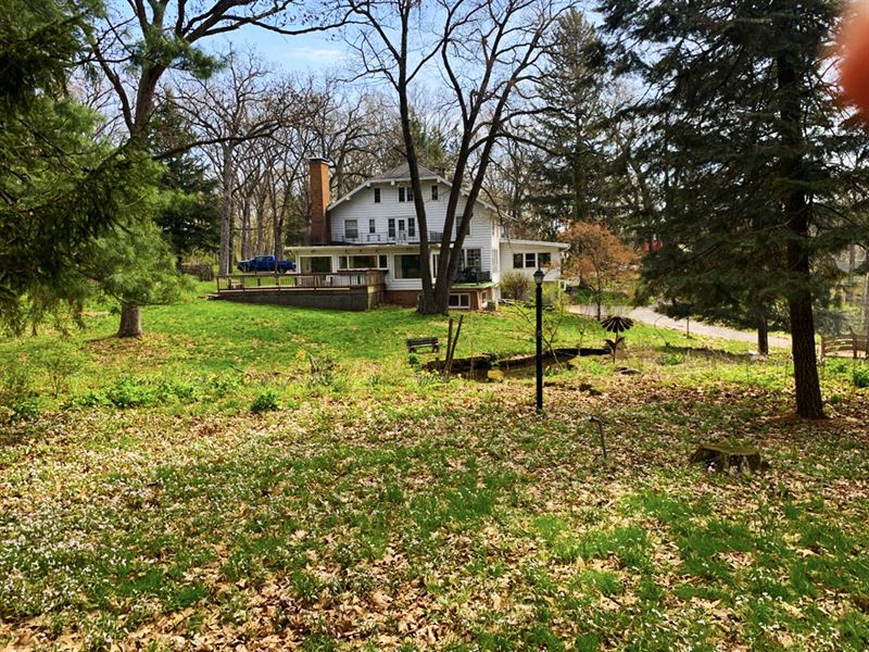 Twin Oaks Lodge Farm for Sale in Freeport, Stephenson County