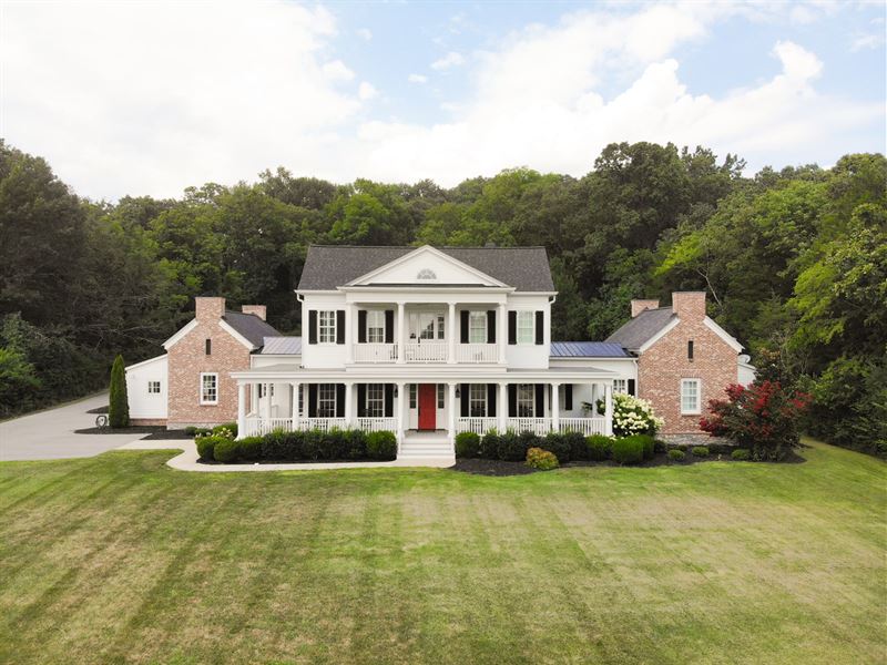 Luxury Country Estate Leipers Fork Farm for Sale in Franklin, Williamson County, Tennessee