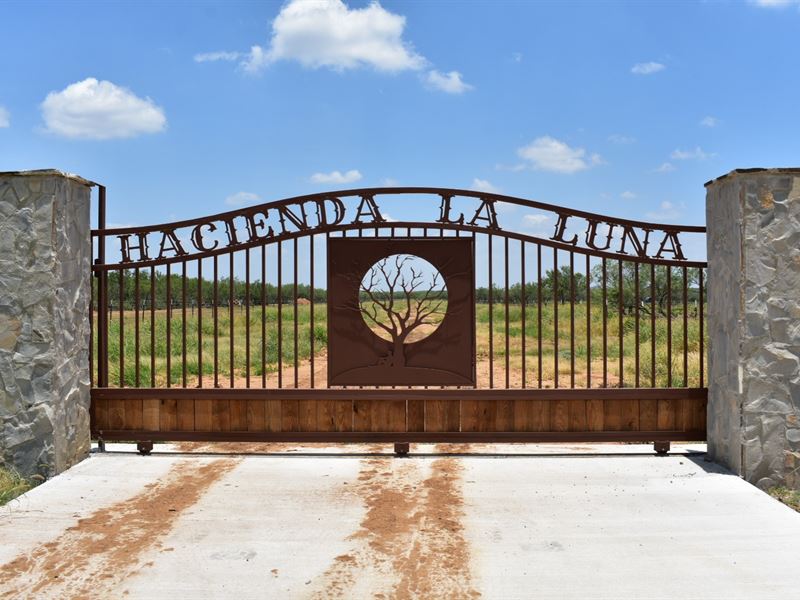18+ Acres North Laredo, Hacienda LA : Botines : Webb County : Texas