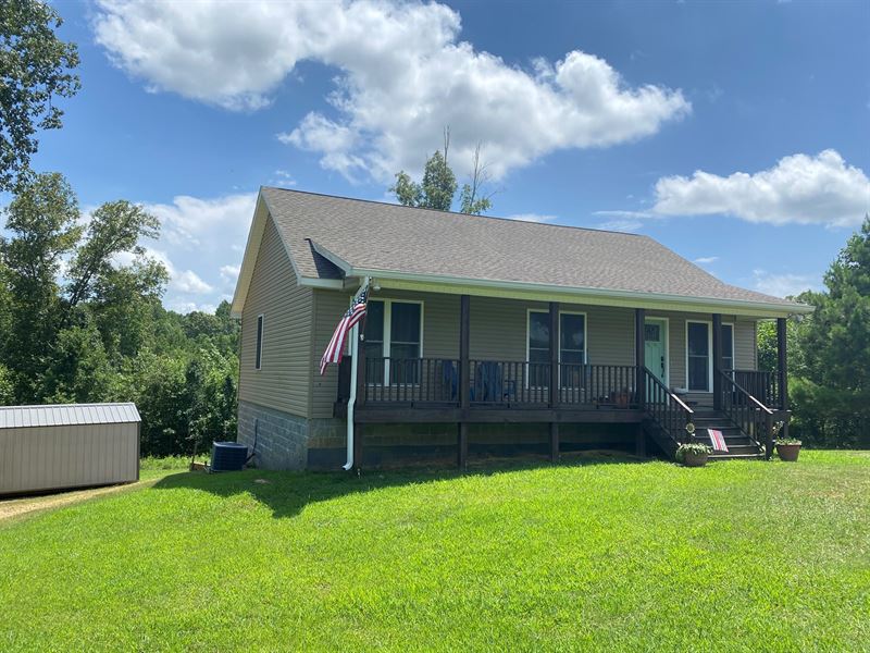 Country Home Tennessee Acreage Farm for Sale in Lawrenceburg