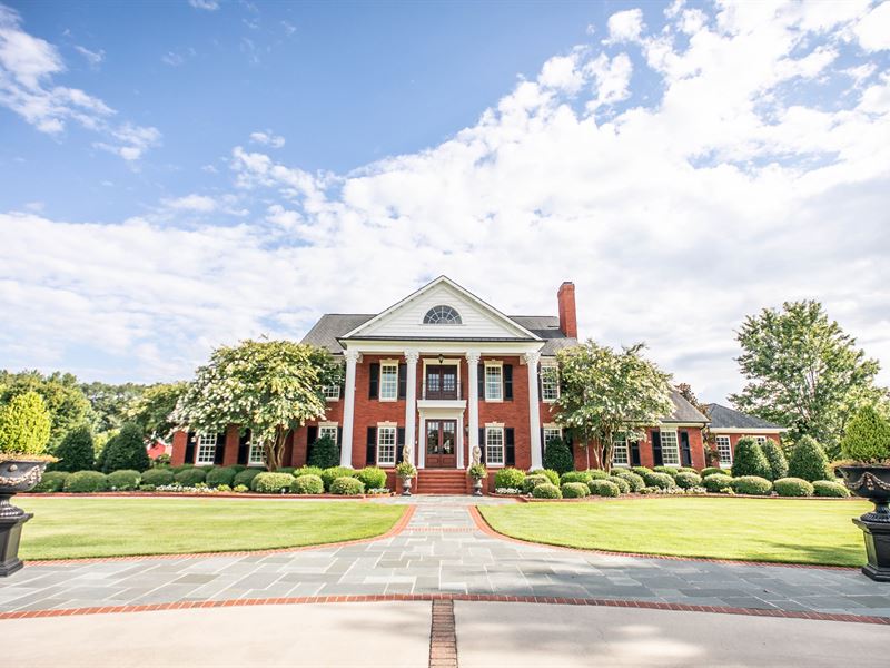 Hartselle Estate with 31.7 Acres, Farm for Sale in Alabama, 250666 FARMFLIP