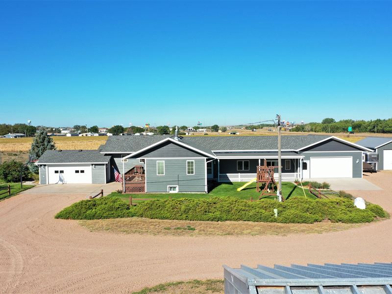 Ogallala Equestrian Acres Farm for Sale in Ogallala, Keith County