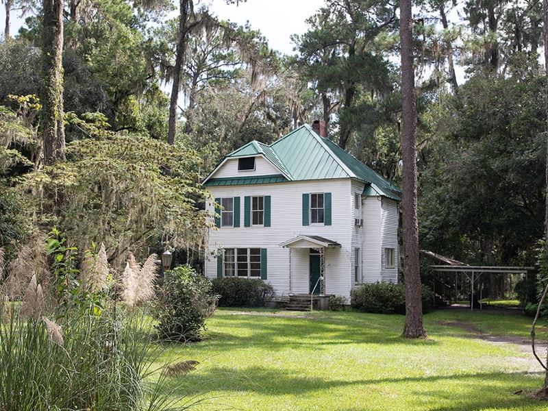 Lakefront Homes Acreage, 1905 Manse Farm for Sale in Lake City