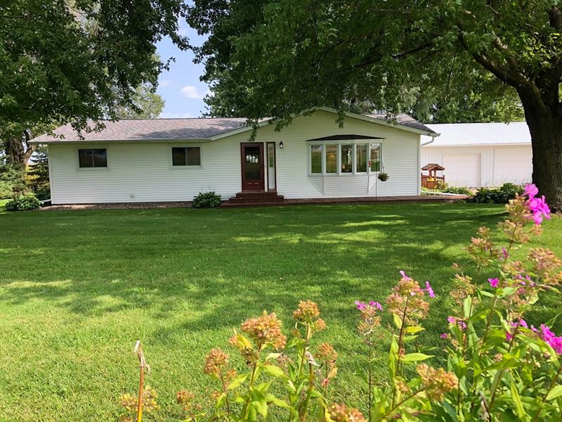 Picture Perfect Ridgetop Hobby Farm : Winona : Winona County : Minnesota