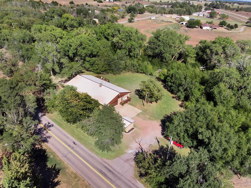 Home On Land Just Outside Elk City Farm for Sale in Elk City, Beckham