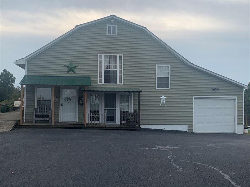 Country Home Burkesville, Kentucky Farm for Sale in Burkesville