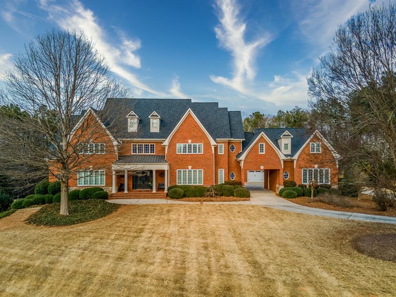 Stunning 10+ Acre Equestrian Estate, Farm for Sale in 262278