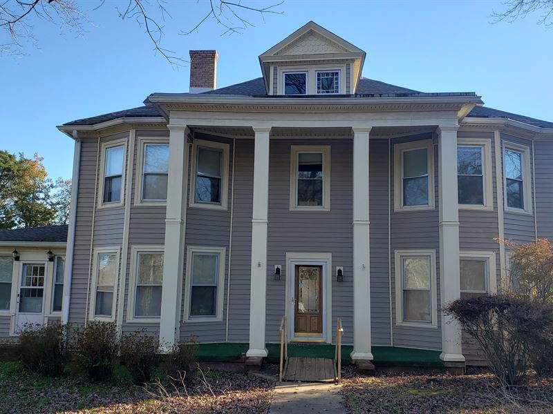 Holly Grove Home and Land Farm for Sale in Keysville, Lunenburg