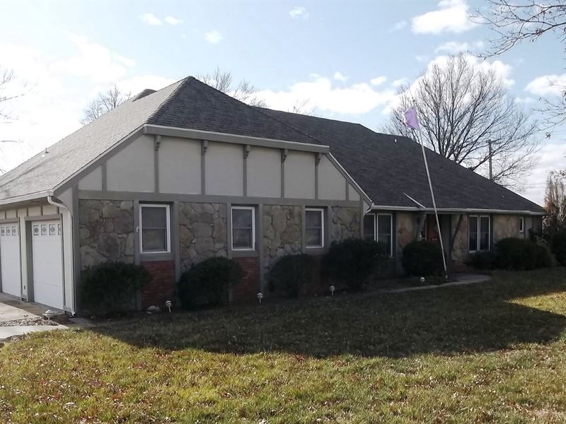 Home for Sale in Chanute, KS, Farm for Sale in Kansas, 265919 FARMFLIP