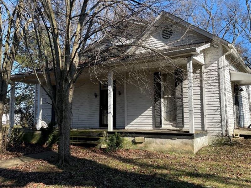 Country Home Acreage Mount Farm for Sale in Mount Pleasant, Maury