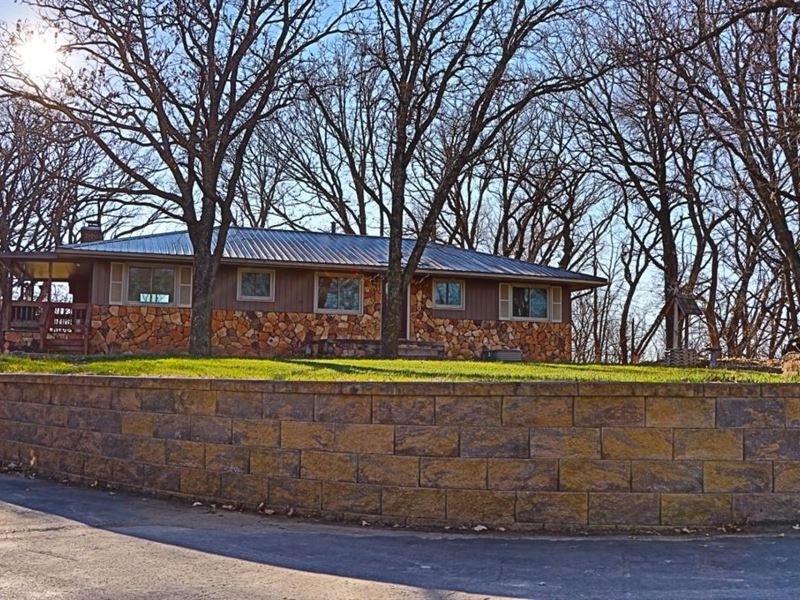 Beautiful Acreage Farm for Sale in Pisgah, Harrison County, Iowa