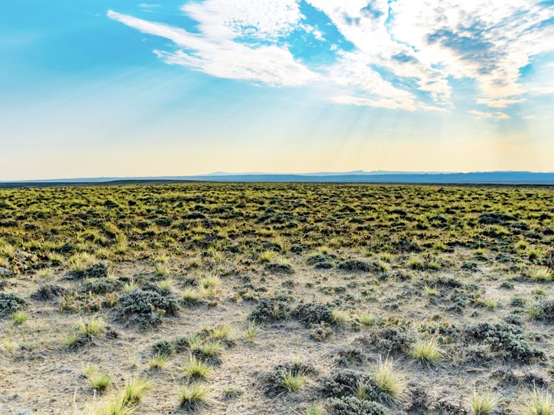 Ranch Borders 640 Acres of Blm Land : Rawlins : Sweetwater County : Wyoming