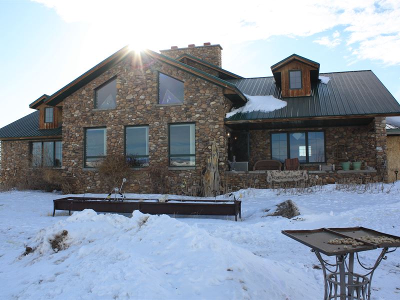 Custom Built Home on 40 Acres : Saratoga : Carbon County : Wyoming