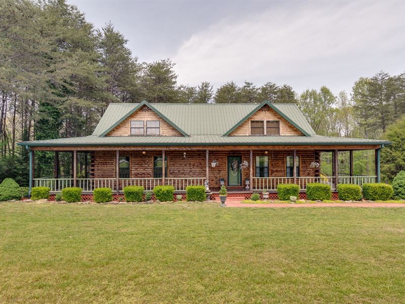 Country Home Riverfront Views Farm for Sale in Waynesboro, Lewis